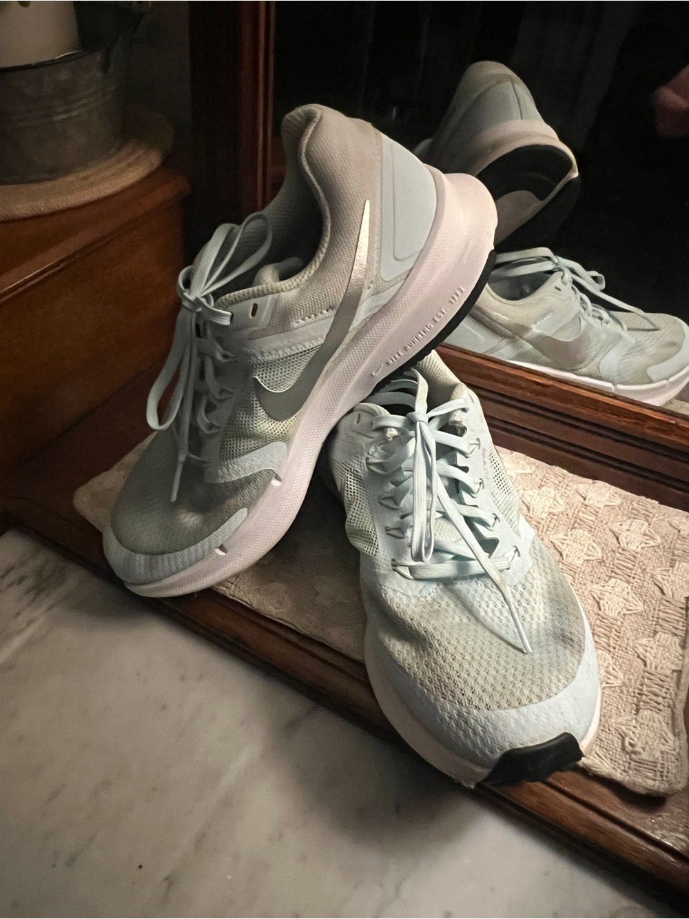 NIKE Classic Run Swift 3 Athletic Running Sneakers Light Blue White Women's 7.5